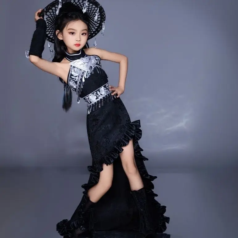 Ethnic Fashion Runway - Kinderanzug Schlepprock Chinesische ethnische Minderheit Kleidung
